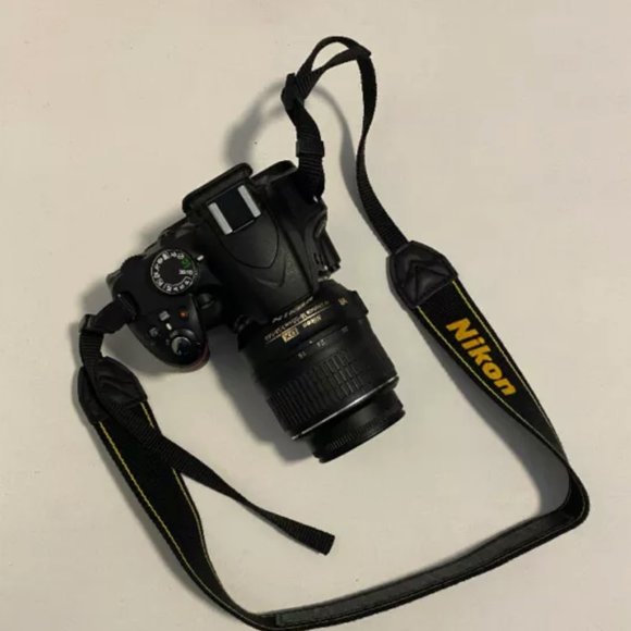 Nikon DSLR Camera D3200 Bundle With Two Lens, Timelapse Remote and More - Picture 4 of 11